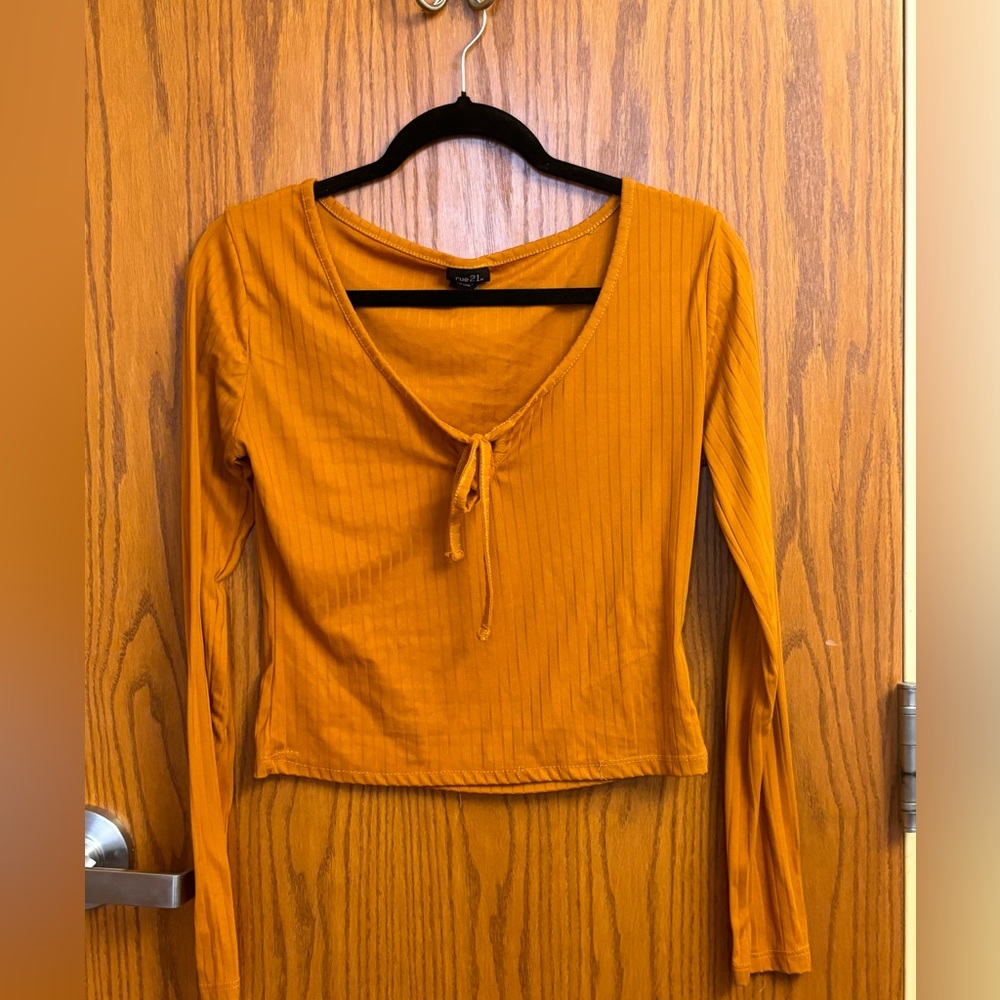 Cropped long sleeve